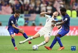 AC米兰官方晒球队03年欧冠决赛阵容，你知道前腰