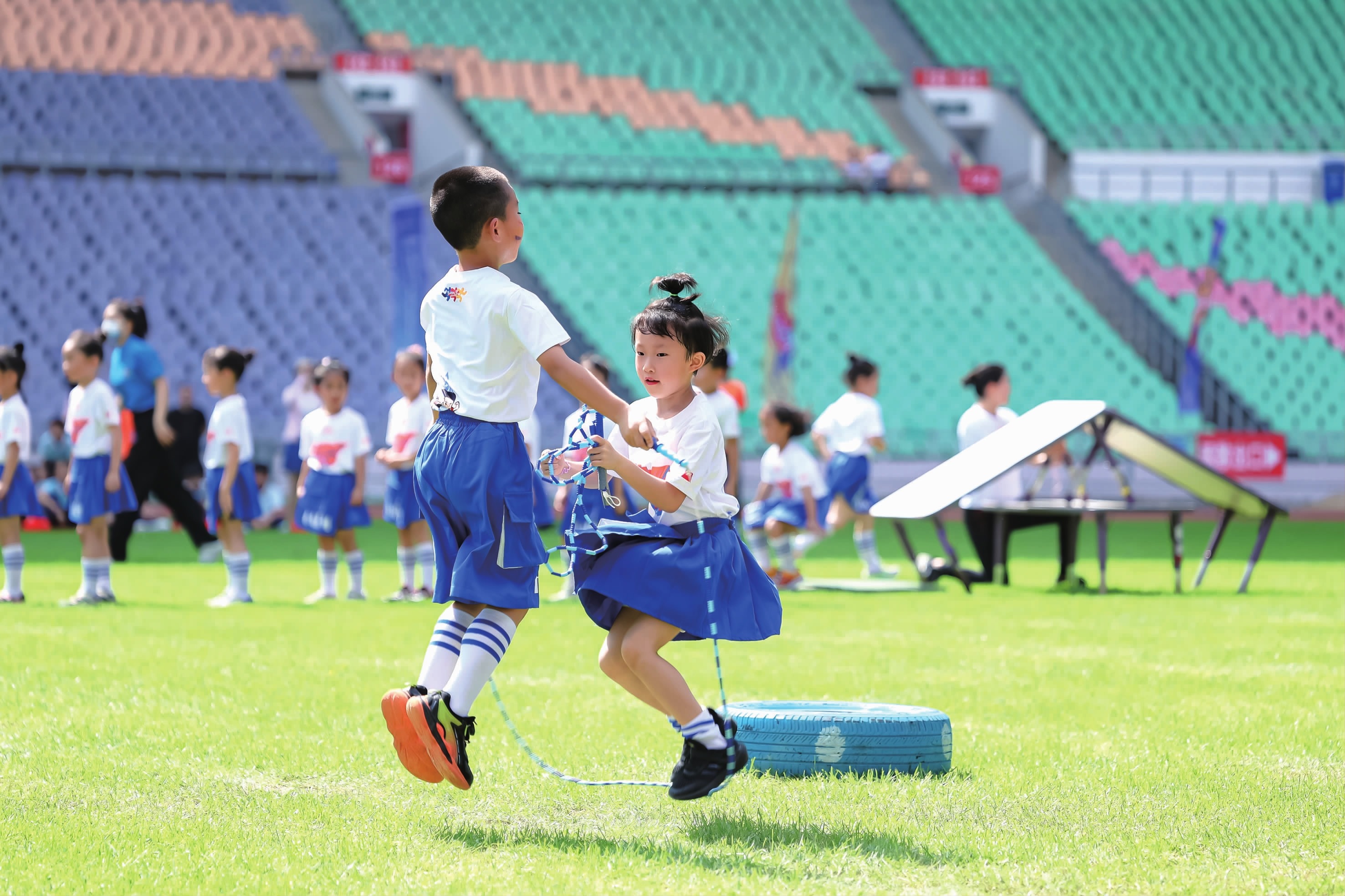 意媒：安古伊萨在喀麦隆国家队中遭遇肌肉受伤